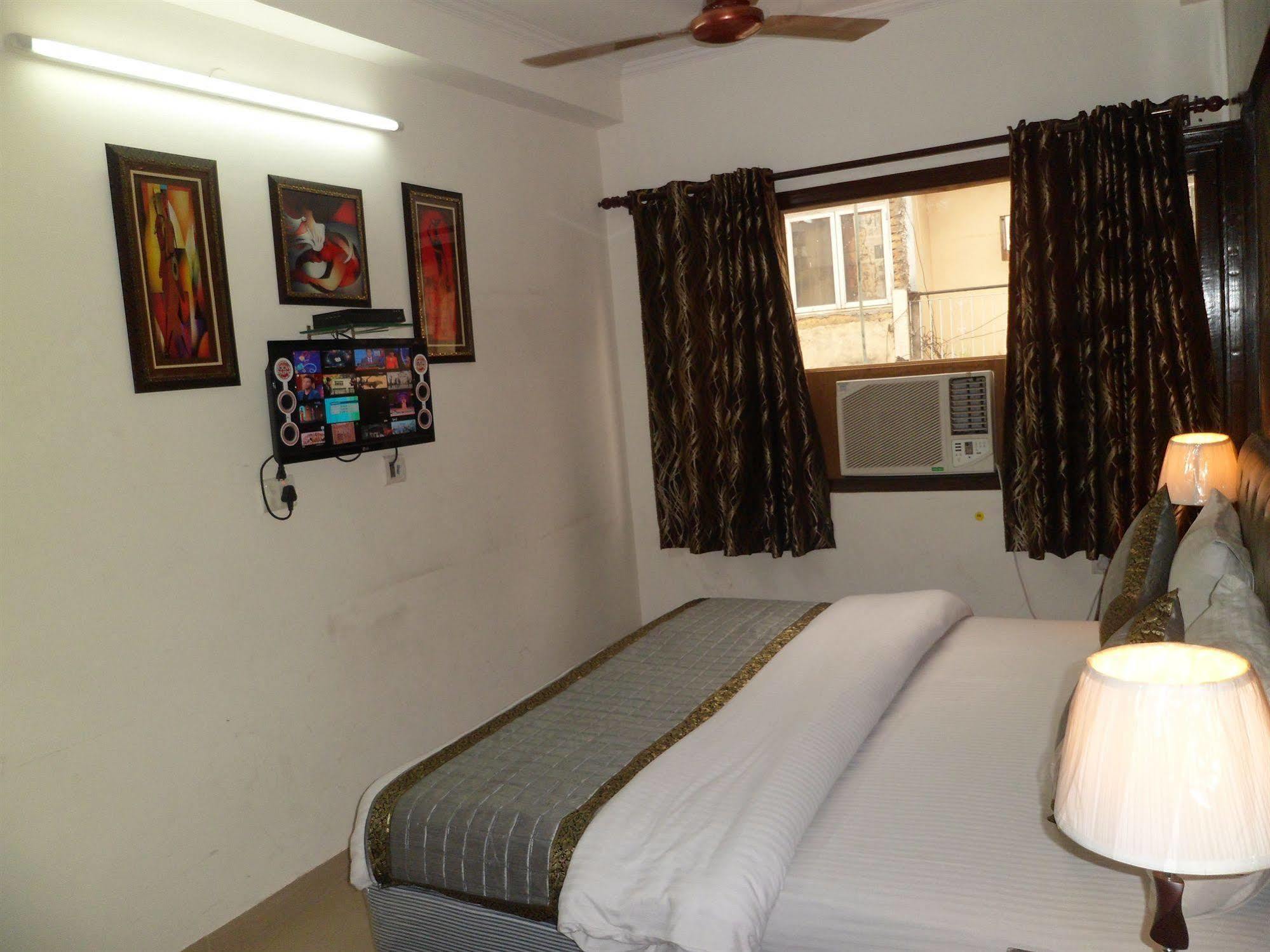 Hotel Arjun Neu-Delhi Exterior foto