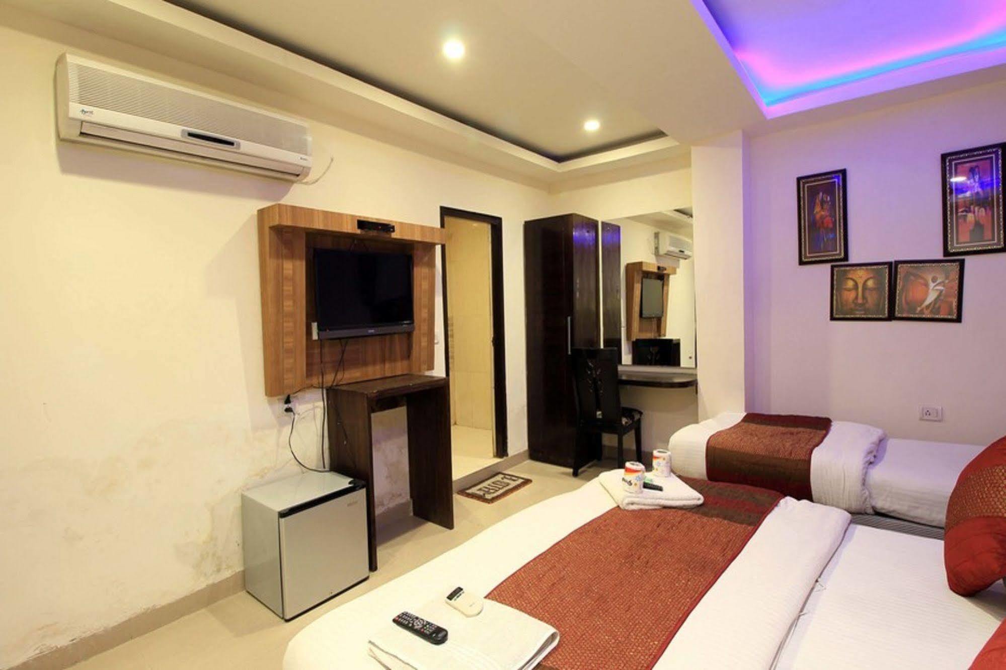 Hotel Arjun Neu-Delhi Exterior foto