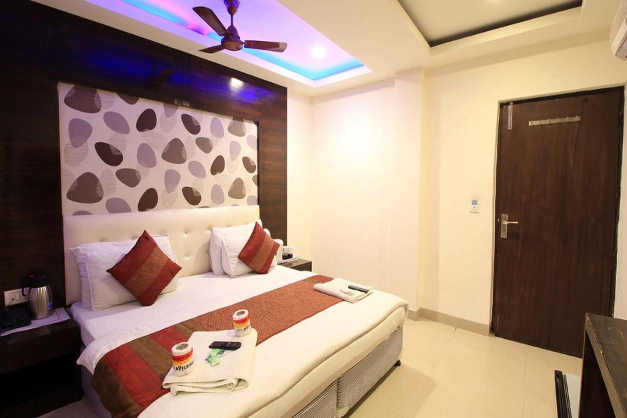 Hotel Arjun Neu-Delhi Exterior foto